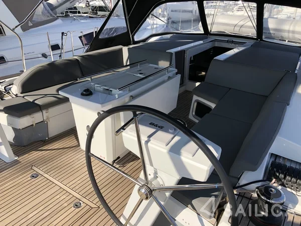 Oceanis 51.1 - Yacht Charter Sailica