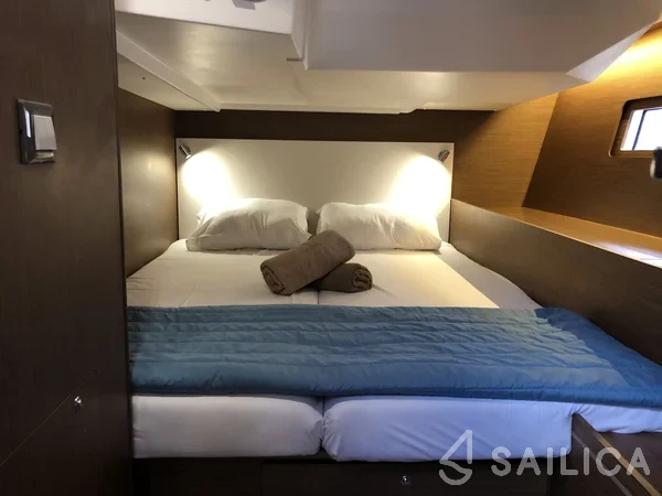 Oceanis 51.1 - Yacht Charter Sailica