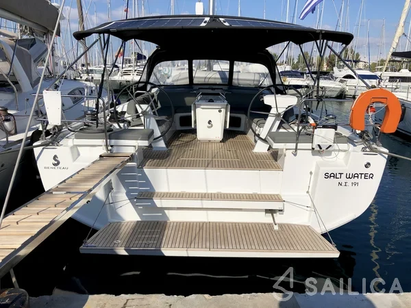 Oceanis 51.1 - Yacht Charter Sailica