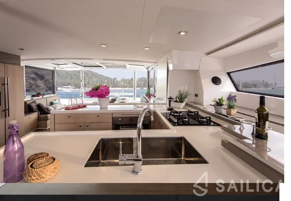 Bali 5.4. - Yacht Charter Sailica