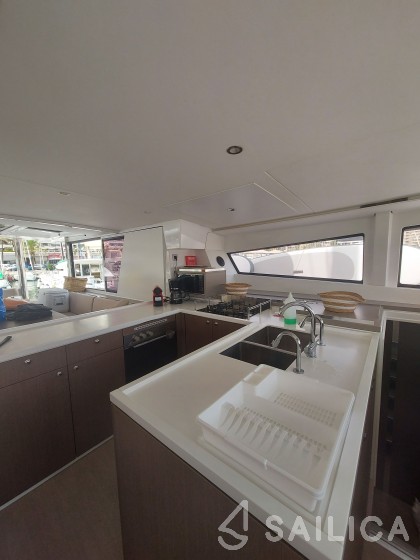 Bali 5.4. - Yacht Charter Sailica