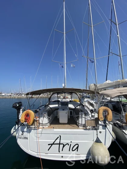Oceanis 40.1 - Yacht Charter Sailica