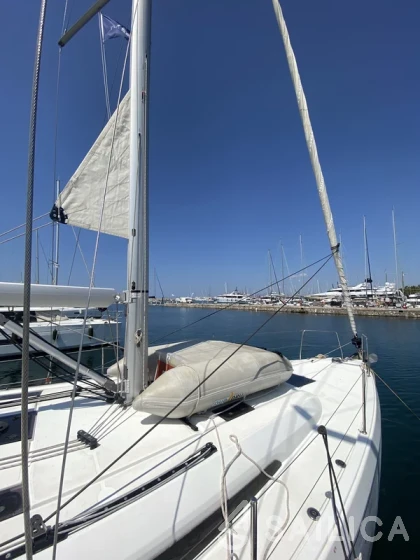 Oceanis 40.1 - Yacht Charter Sailica