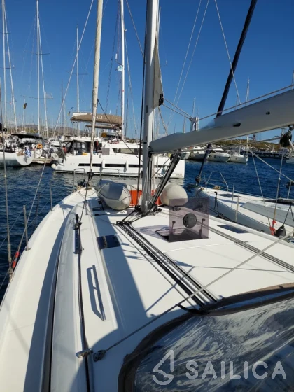 Oceanis 40.1 - Yacht Charter Sailica