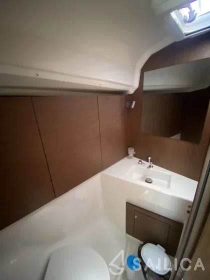 Oceanis 40.1 - Yacht Charter Sailica