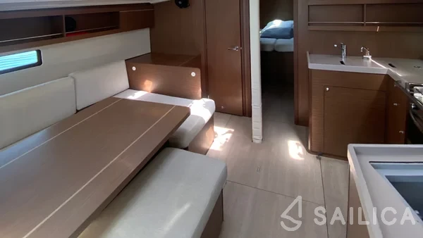 Oceanis 40.1 - Yacht Charter Sailica