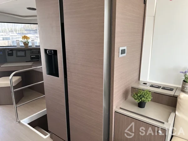 Bali 4.6 - Yacht Charter Sailica