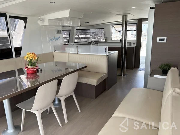 Bali 4.6 - Yacht Charter Sailica