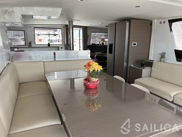 Bali 4.6 - Yacht Charter Sailica