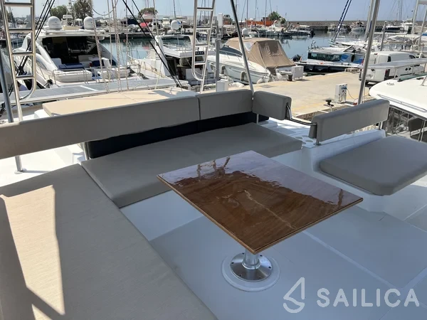 Bali 4.6 - Yacht Charter Sailica