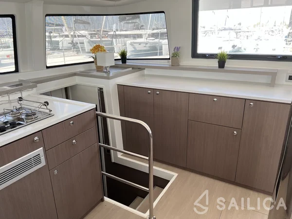 Bali 4.6 - Yacht Charter Sailica