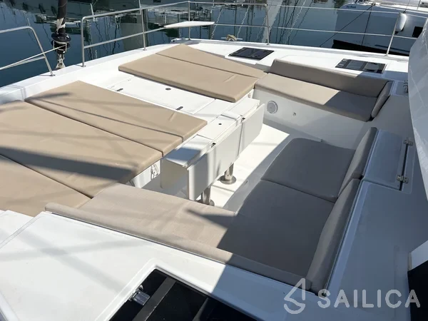 Bali 4.6 - Yacht Charter Sailica