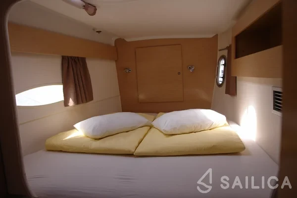 Lipari 41 - Yacht Charter Sailica