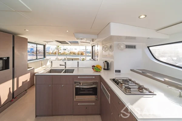 Bali 4.6 - Yacht Charter Sailica