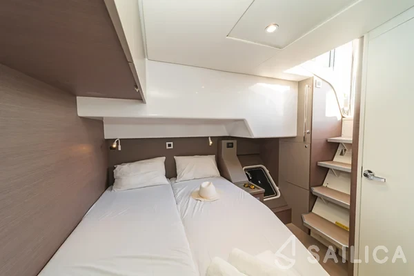 Bali 4.6 - Yacht Charter Sailica