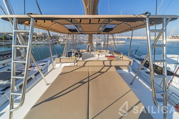Bali 4.6 - Yacht Charter Sailica