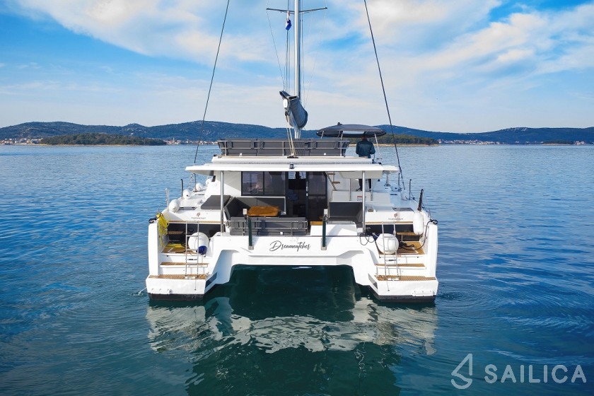 Elba 45 - Yacht Charter Sailica