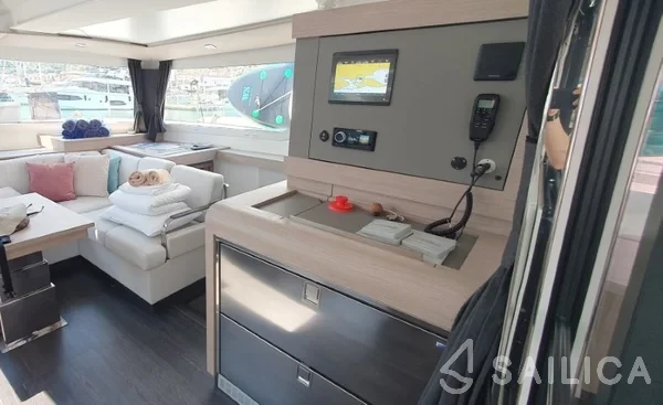 Elba 45 - Yacht Charter Sailica