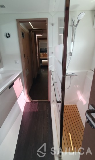 Elba 45 - Yacht Charter Sailica