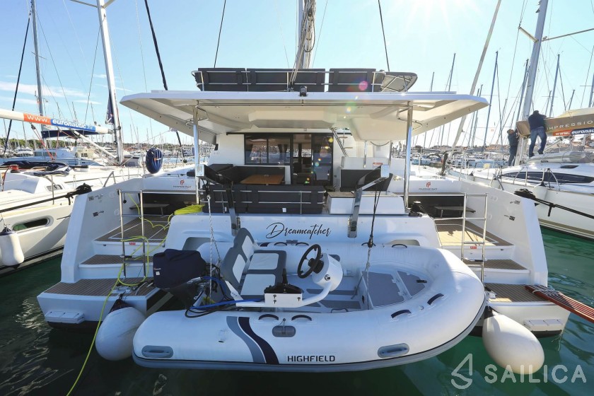 Elba 45 - Yacht Charter Sailica