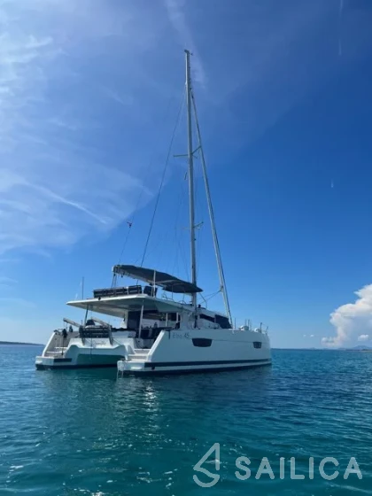 Elba 45 - Yacht Charter Sailica