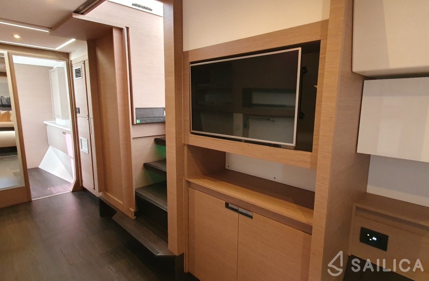 Elba 45 - Yacht Charter Sailica