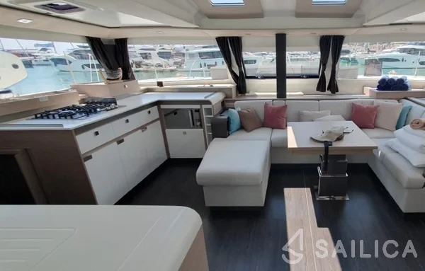 Elba 45 - Yacht Charter Sailica