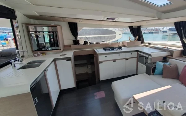 Elba 45 - Yacht Charter Sailica