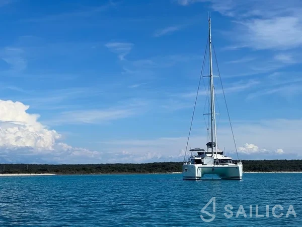 Elba 45 - Yacht Charter Sailica