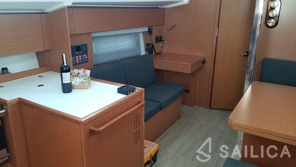 Bavaria C42 - Yacht Charter Sailica