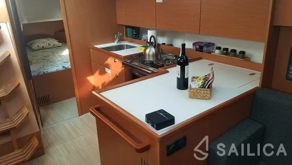 Bavaria C42 - Yacht Charter Sailica