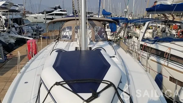 Bavaria C42 - Yacht Charter Sailica