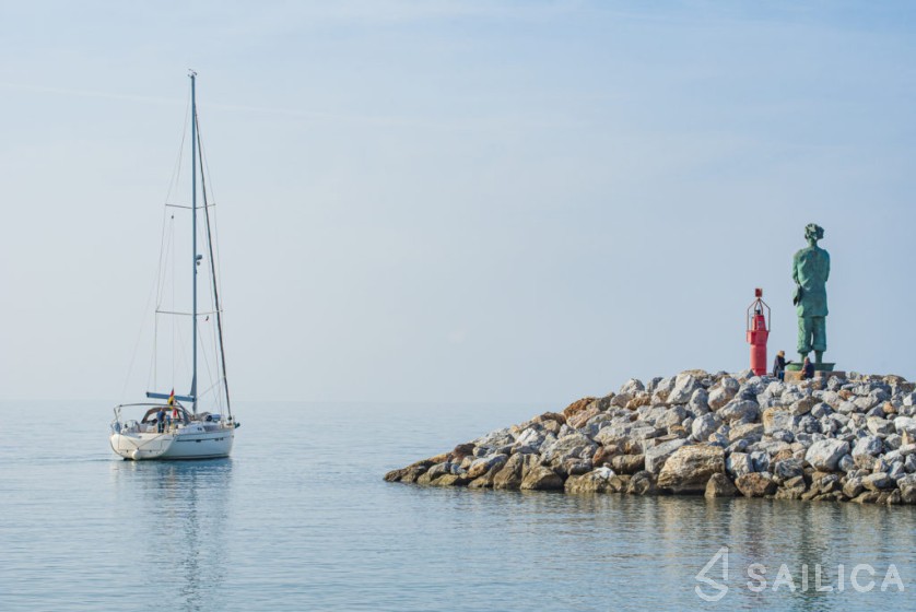 Bavaria 46 Cruiser - Yacht Charter Sailica