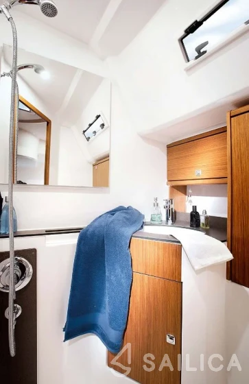 Bavaria 46 Cruiser - Yacht Charter Sailica