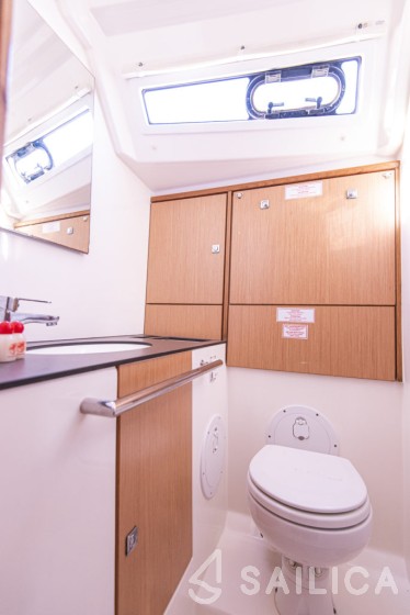 Bavaria 46 Cruiser - Yacht Charter Sailica