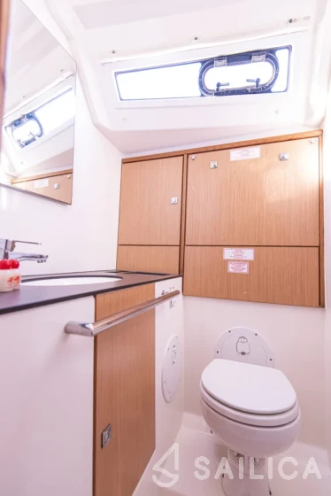 Bavaria 46 Cruiser - Yacht Charter Sailica