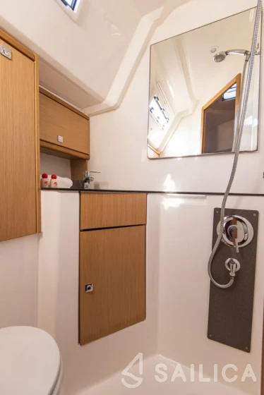 Bavaria 46 Cruiser - Yacht Charter Sailica