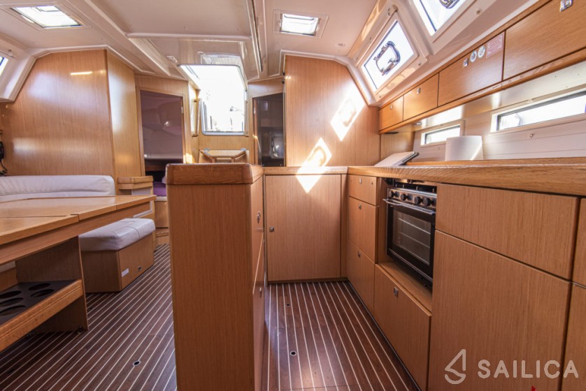 Bavaria 46 Cruiser - Yacht Charter Sailica