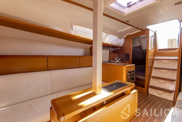 Sun Odyssey 33i - Yacht Charter Sailica