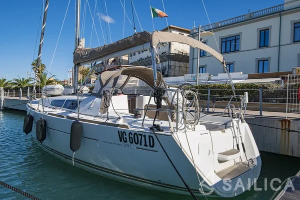 Sun Odyssey 33i - Yacht Charter Sailica