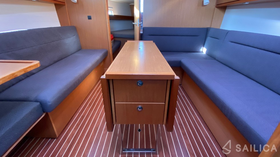 Bavaria Cruiser 36 - Yacht Charter Sailica