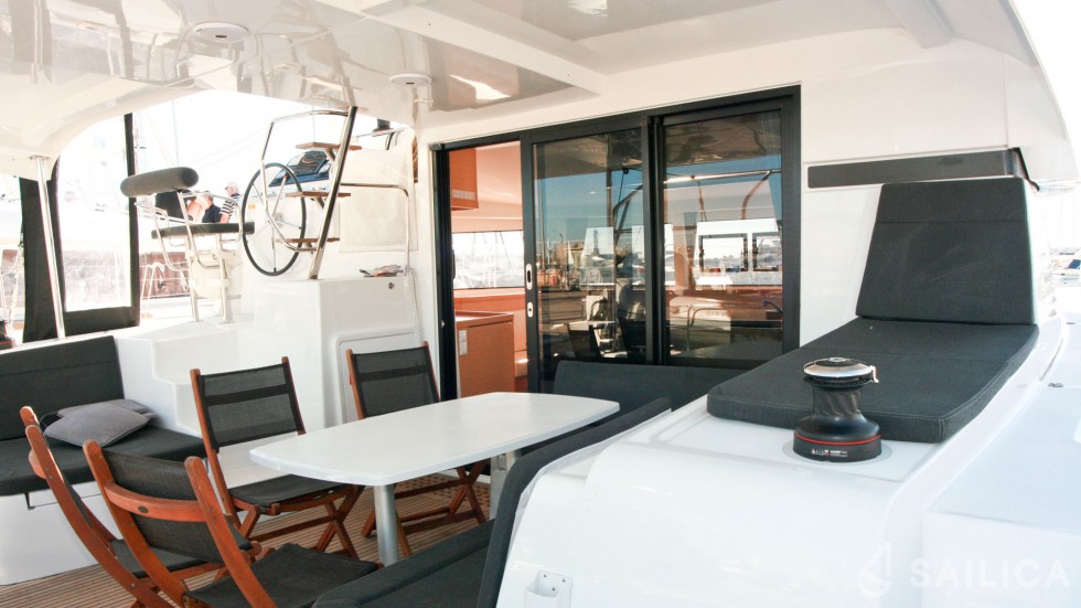 Lagoon 420 - Yacht Charter Sailica