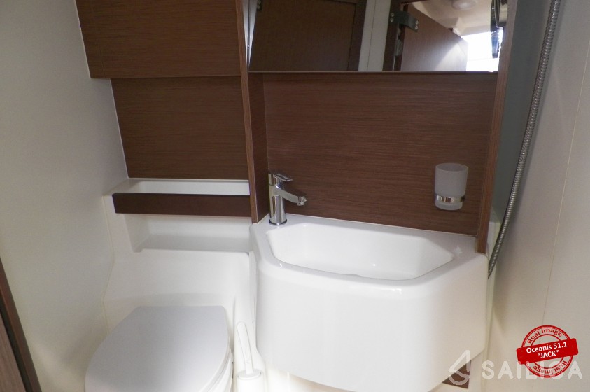 Oceanis 51.1 - Yacht Charter Sailica