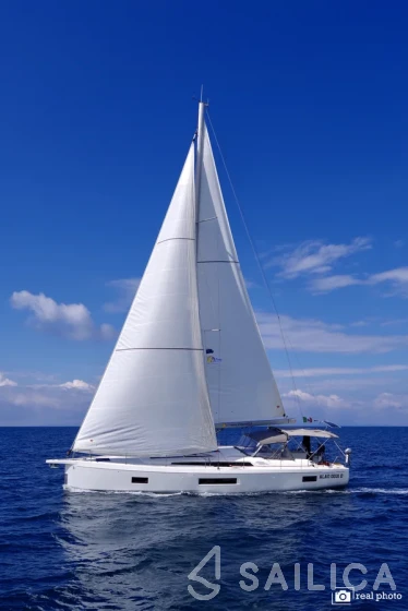 Oceanis 51.1 - Yacht Charter Sailica