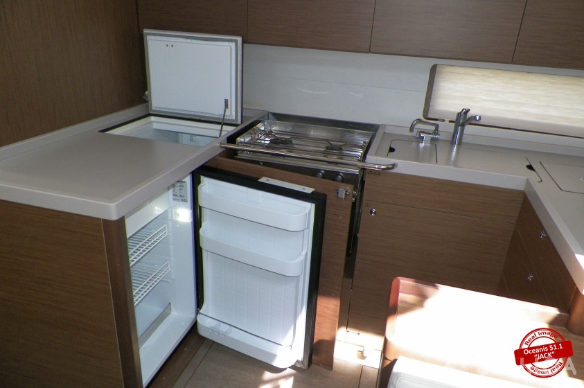 Oceanis 51.1 - Yacht Charter Sailica