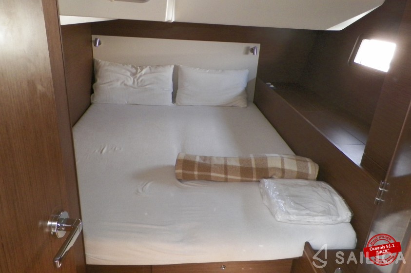 Oceanis 51.1 - Yacht Charter Sailica