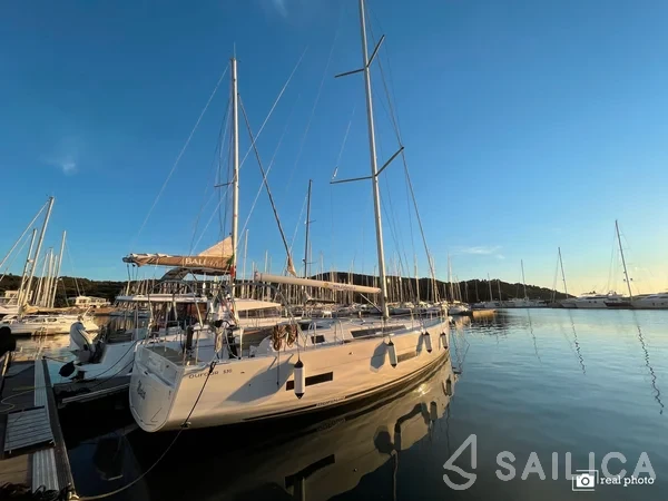Dufour 530 - Yacht Charter Sailica