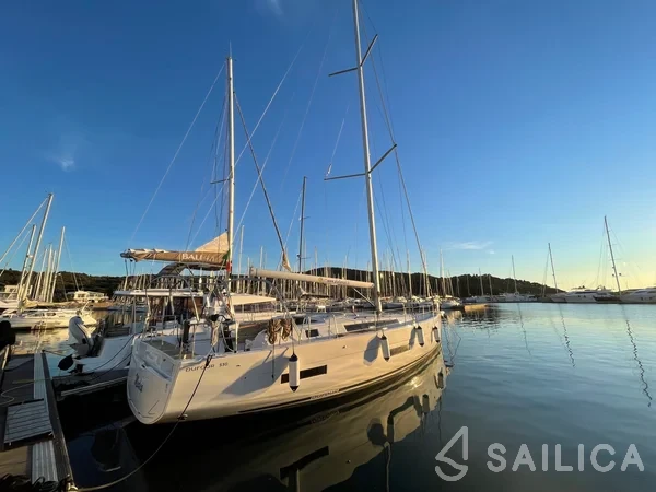 Dufour 530 - Yacht Charter Sailica