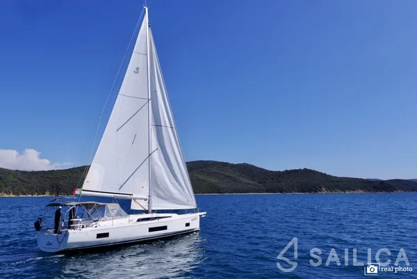 Oceanis 46.1 - Yacht Charter Sailica