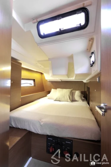 Oceanis 46.1 - Yacht Charter Sailica